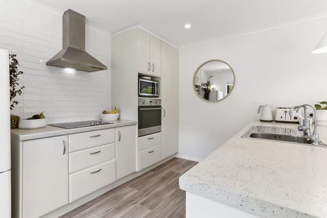 Photo of property in 228 Mountain Road, Henderson Valley, Auckland, 0612