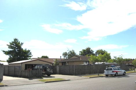 Photo of property in 61 Royal Park Drive, Parklands, Christchurch, 8083