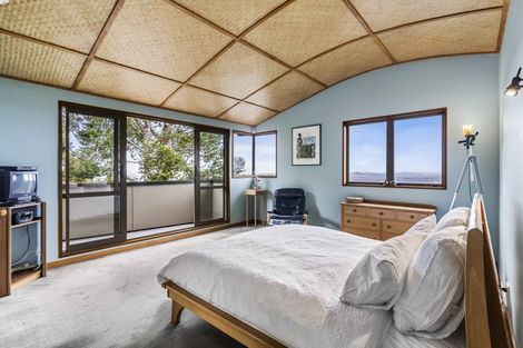 Photo of property in 318 Forest Road, Waiatarua, Auckland, 0612