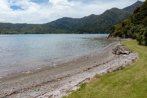 Photo of property in 61 Hope Drive, Okiwi Bay, 7193