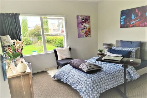 Photo of property in 11 Heath Avenue, Northcote, Auckland, 0627