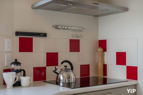 Photo of property in 21 Sunhaven Drive, Newlands, Wellington, 6037