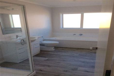 Photo of property in 14 Weka Street, Mangawhai, 0505