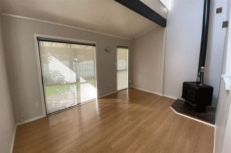 Photo of property in 1/23 Beaumaris Way, Conifer Grove, Takanini, 2112