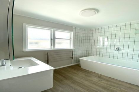 Photo of property in 11 Awatea Avenue, Paraparaumu, 5032