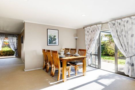 Photo of property in 21 Cate Road, Rototuna, Hamilton, 3210