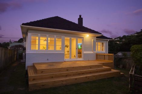 Photo of property in 15 Leveson Street, Strathmore Park, Wellington, 6022