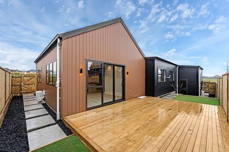 Photo of property in 93 Maungakaraka Road, Karaka, 2580