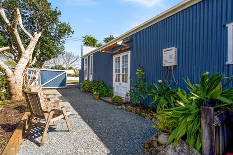 Photo of property in 6 Domain Road, Onerahi, Whangarei, 0110