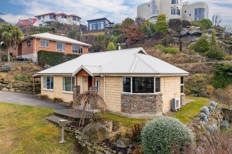 Photo of property in 17 Aronui Road, Bridge Hill, Alexandra, 9320