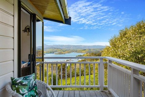 Photo of property in 84 Brick Bay Drive, Sandspit, Warkworth, 0982