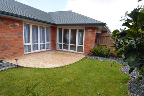 Photo of property in 72 Kingdale Road, Henderson, Auckland, 0610