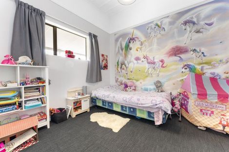 Photo of property in 15 Station Street, Woodville, 4920