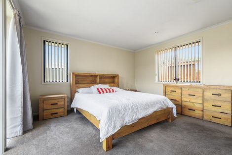 Photo of property in 42 Winchester Place, Rototuna North, Hamilton, 3210