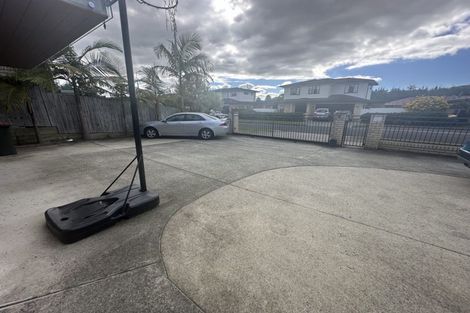 Photo of property in 26 Midhurst Avenue, Henderson, Auckland, 0612