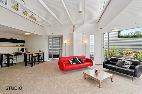 Photo of property in 31 Tizard Road, Birkenhead, Auckland, 0626