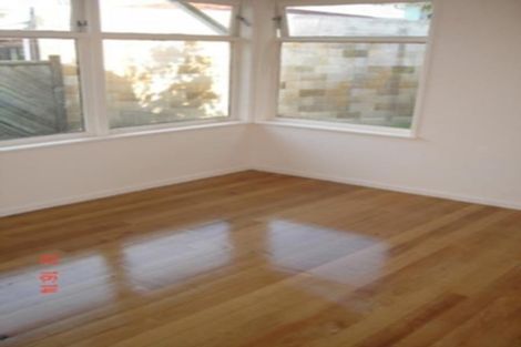 Photo of property in 1/104 Exmouth Road, Northcote, Auckland, 0627