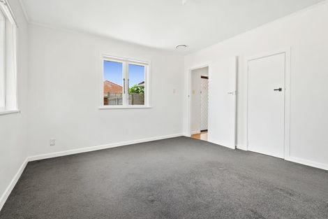 Photo of property in 727 Te Atatu Road, Te Atatu Peninsula, Auckland, 0610
