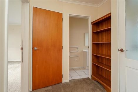 Photo of property in 1/1 Moana Avenue, Bayswater, Auckland, 0622