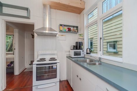 Photo of property in 10 Maurice Terrace, Te Aro, Wellington, 6011