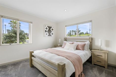 Photo of property in 7 Tranquility Rise, Mellons Bay, Auckland, 2014