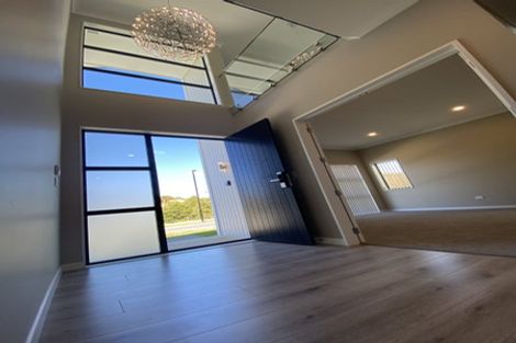 Photo of property in 30 Godfrey Drive, Orewa, 0931