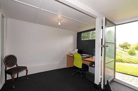 Photo of property in 5b Tirimoana Road, Te Atatu South, Auckland, 0602