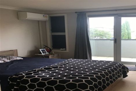 Photo of property in 11d Clearwater Cove, West Harbour, Auckland, 0618