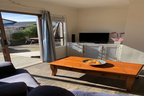 Photo of property in 56 Archibald Road, Kelston, Auckland, 0602