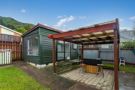 Photo of property in 122 Waikawa Road, Picton, 7220