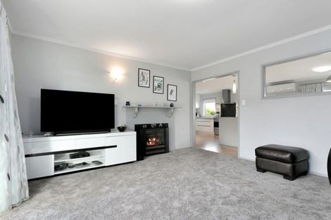 Photo of property in 17 Sheridan Crescent, Leamington, Cambridge, 3432