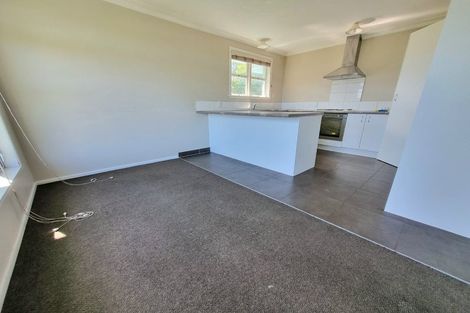 Photo of property in 2 Martin Place, Kelston, Auckland, 0602