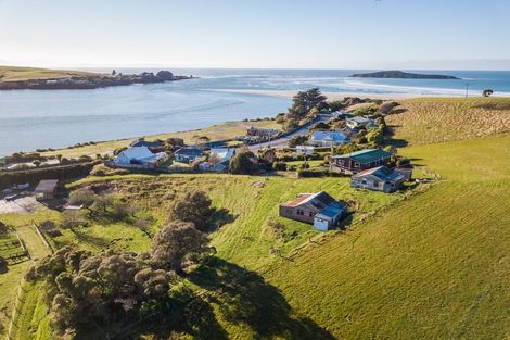 Photo of property in 20 Moturata Road, Taieri Beach, Taieri Mouth, 9091