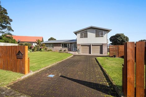 Photo of property in 11 Pohutukawa Drive, Opunake, 4616