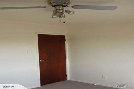 Photo of property in 2/15 Louise Place, Browns Bay, Auckland, 0630