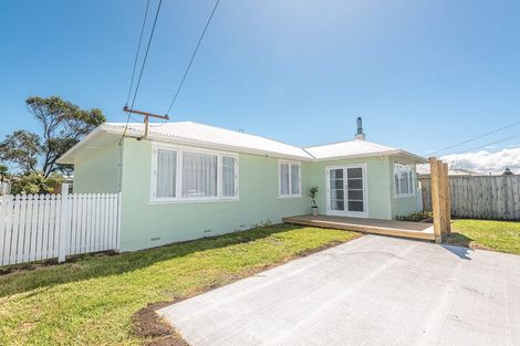 Photo of property in 5 Raupo Street, Castlecliff, Whanganui, 4501