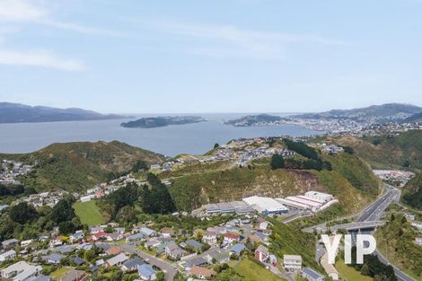 Photo of property in 4 Chapman Street, Newlands, Wellington, 6037