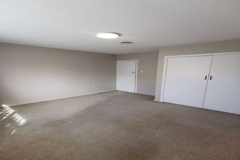 Photo of property in 2/11 Manor Place, Bryndwr, Christchurch, 8053