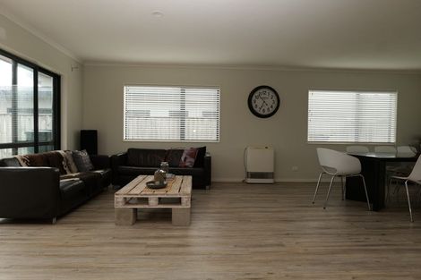 Photo of property in 22 Waterstone Avenue, Paraparaumu, 5032