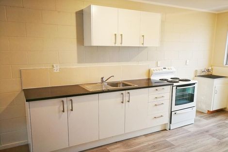 Photo of property in 1 Hinekohu Street, New Lynn, Auckland, 0600