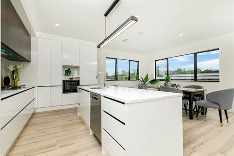 Photo of property in 19 Tautoru Avenue, Orewa, 0931
