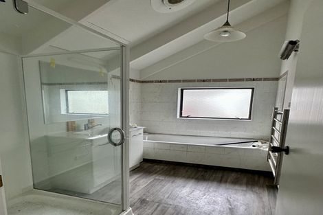 Photo of property in 1 Kim Street, Khandallah, Wellington, 6035