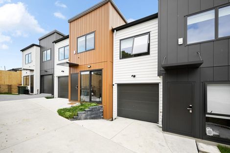 Photo of property in 12c Massine Place, Randwick Park, Auckland, 2105