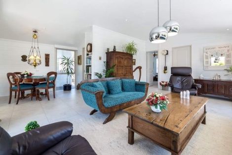 Photo of property in 11 Valerie Crescent, Okura, Albany, 0792