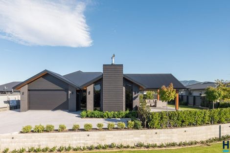 Photo of property in 4 Puketutu Grove, Motueka, 7120