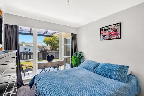 Photo of property in 2 Bowen Street, Levin, 5510