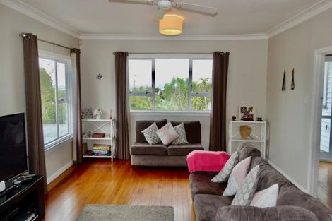 Photo of property in 1/7 Te Atatu Road, Te Atatu South, Auckland, 0610