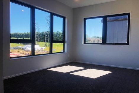 Photo of property in 20 Waimarie Drive, Karaka, 2578