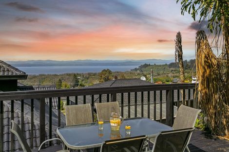 Photo of property in 86 Wakeman Road, Acacia Bay, Taupo, 3330