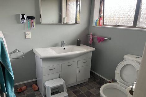 Photo of property in 6 Caulfield Place, Awapuni, Palmerston North, 4412